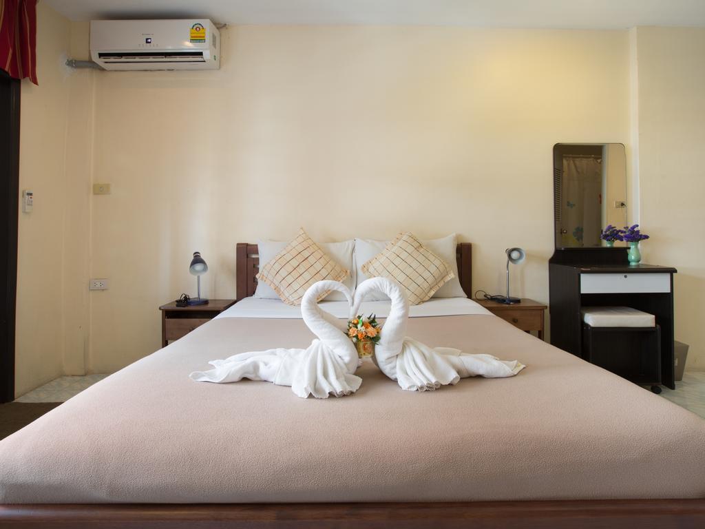 Stefan'S Guesthouse Jomtien Beach Buitenkant foto