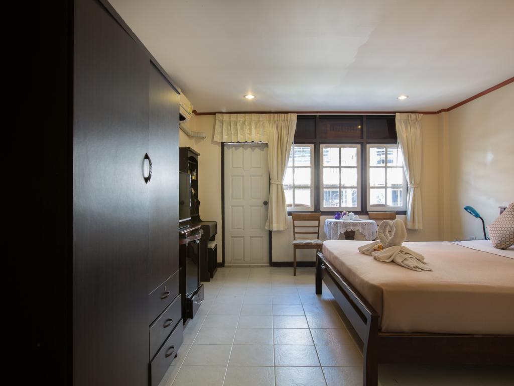 Stefan'S Guesthouse Jomtien Beach Buitenkant foto