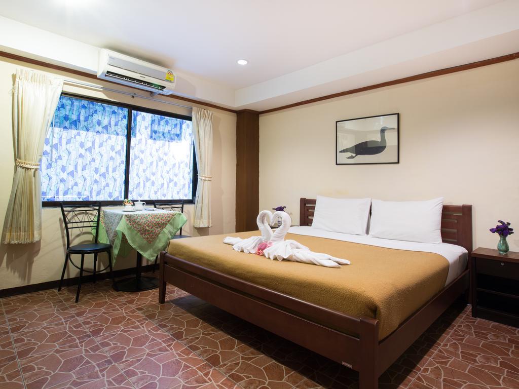 Stefan'S Guesthouse Jomtien Beach Buitenkant foto