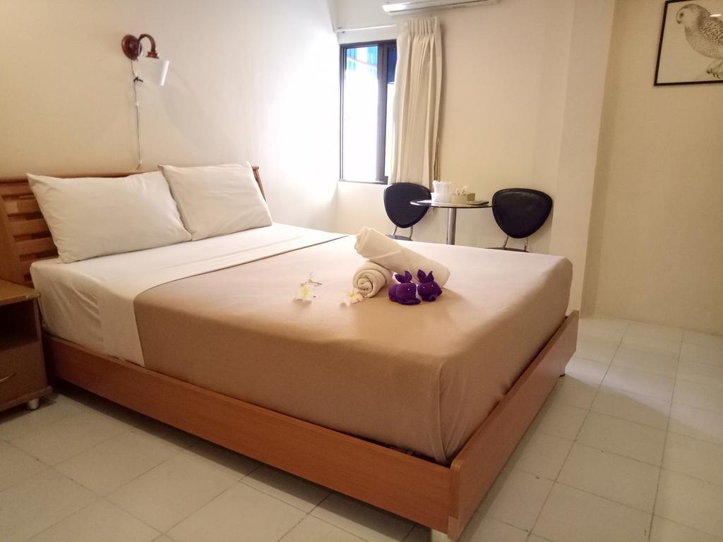 Stefan'S Guesthouse Jomtien Beach Buitenkant foto
