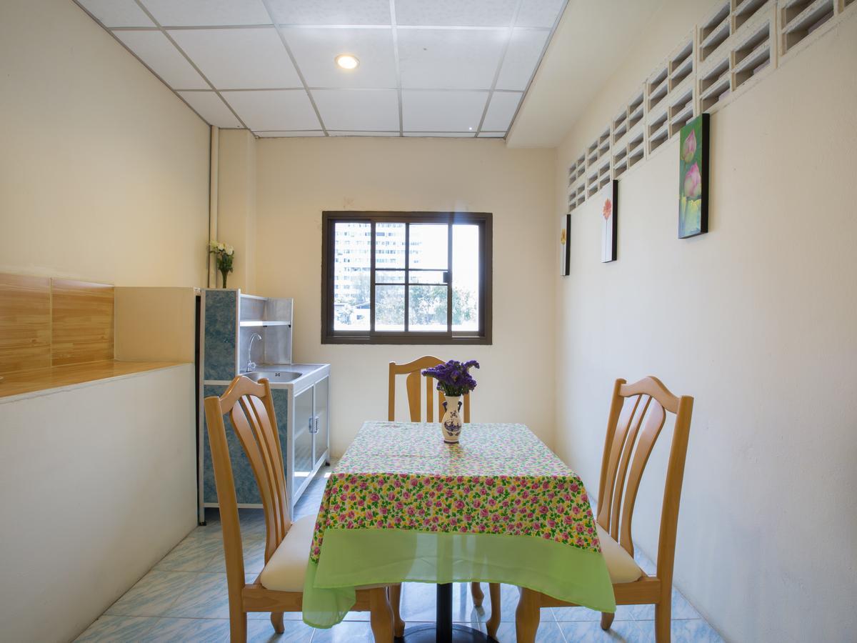 Stefan'S Guesthouse Jomtien Beach Buitenkant foto
